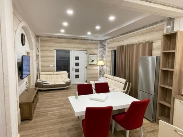 Villa Luce Mit Pool Makarska Exterior foto