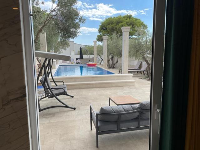 Villa Luce Mit Pool Makarska Exterior foto