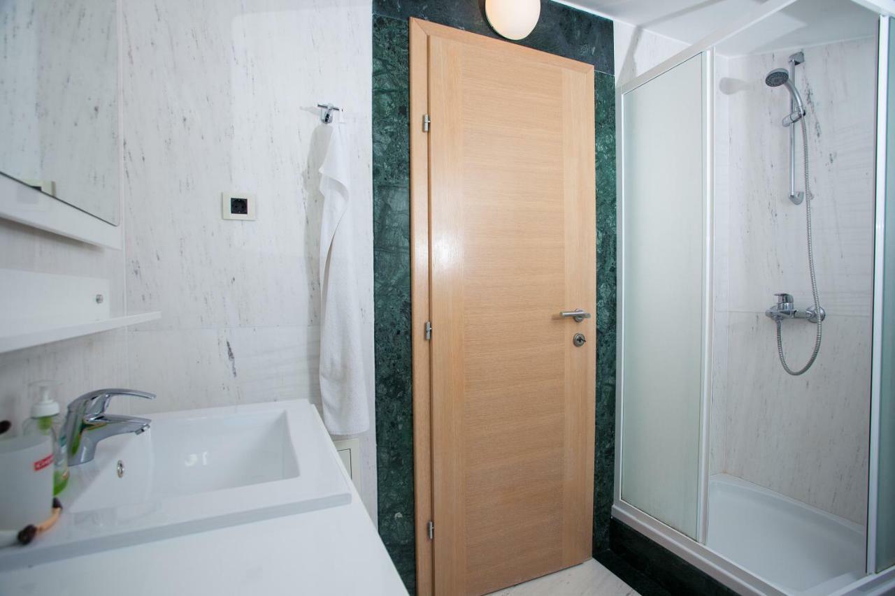 Villa Luce Mit Pool Makarska Quarto foto
